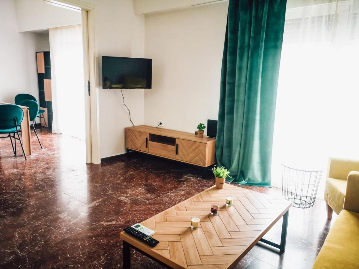 Explore Greece From Colorful City Centre Apartment Chalkida Ngoại thất bức ảnh